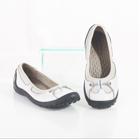 clarks privo flats